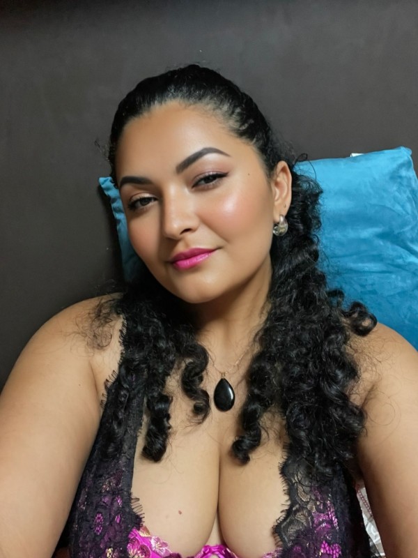 Valentina Exuberante Guapa sensuelle