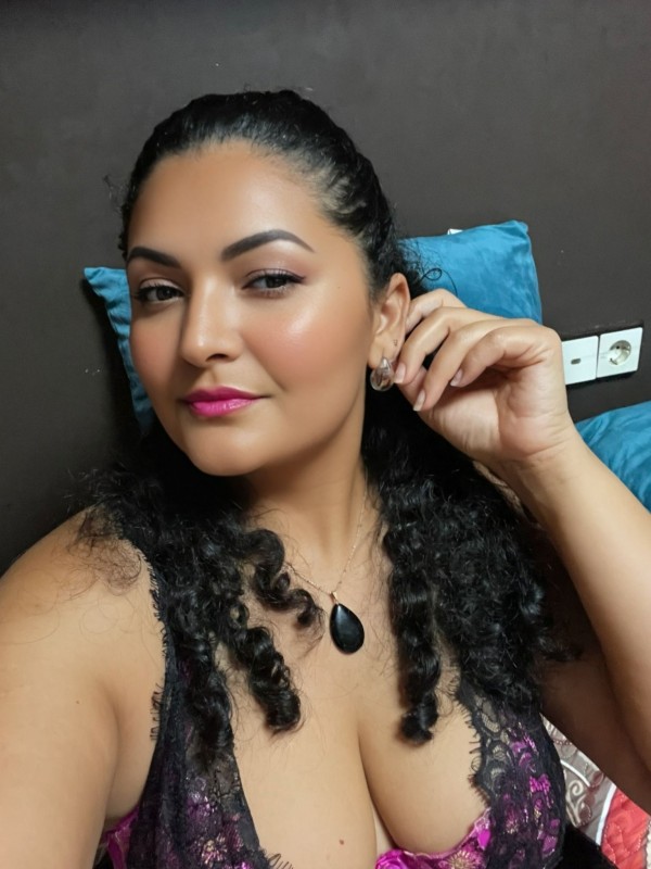 Valentina Exuberante Guapa sensuelle