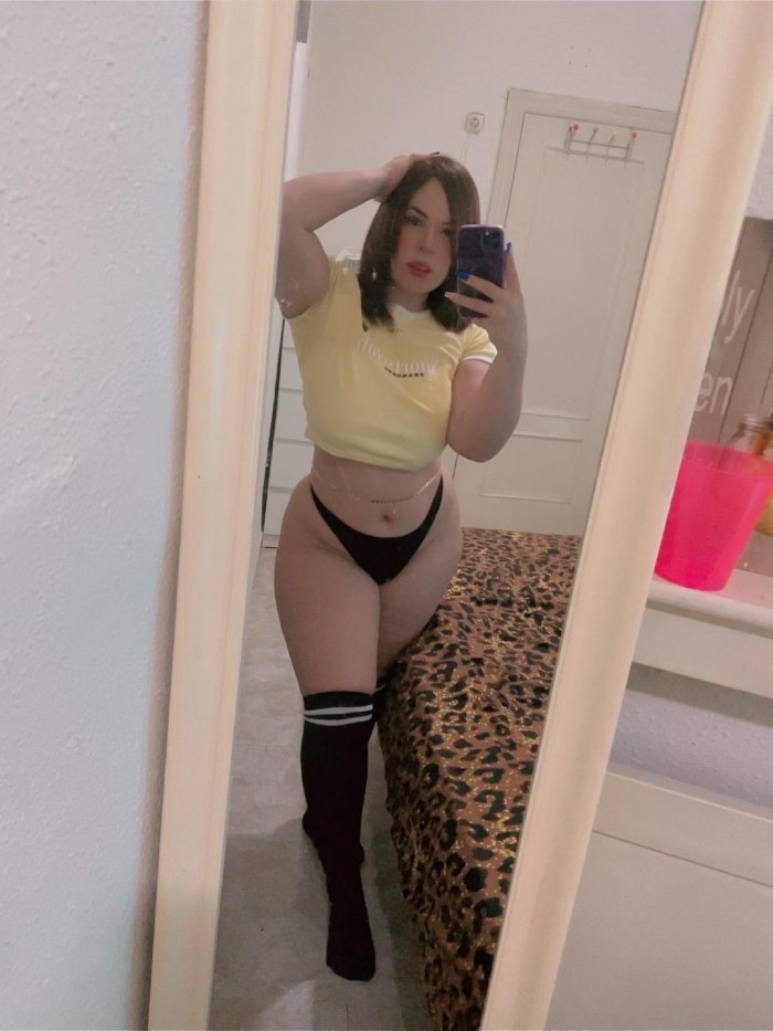 CALIENTE Y EXOTICA CON GANAS FOLLAR