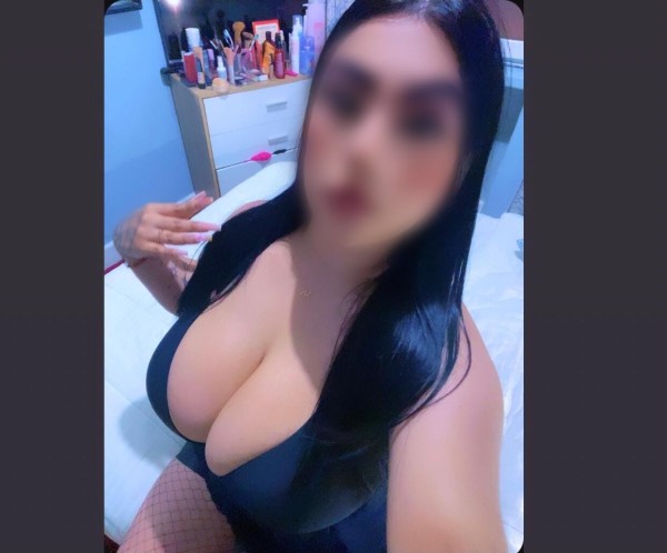 NUEVA LATINA CACHONDA POR PRIMERA VEZ EN ZAMORANO