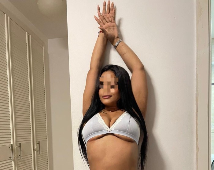 SOY TU LATINA CACHONDA, MI COÑITO TE ESPERA.