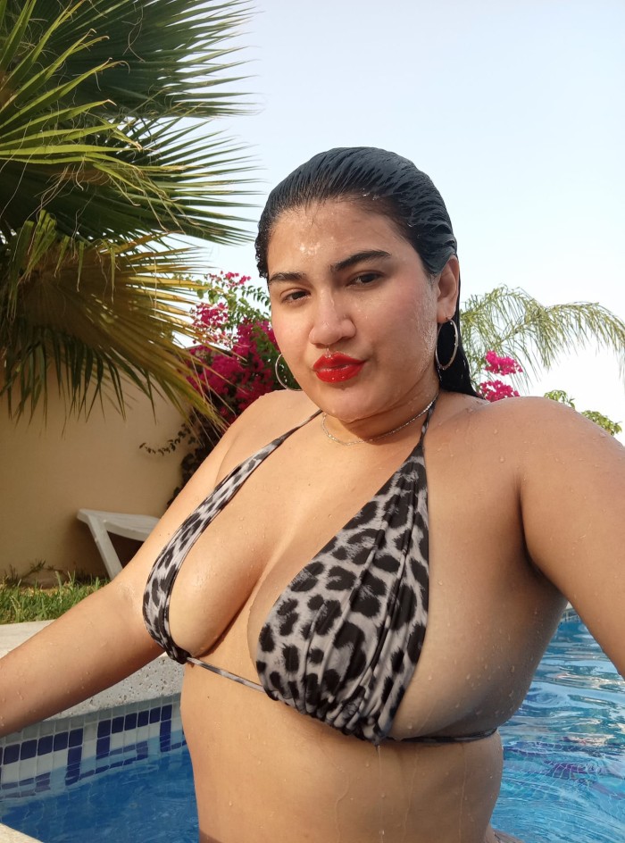 GARGANTA PROFUNDA BIEN ENSALIVADA EN GANDIA PLAYA