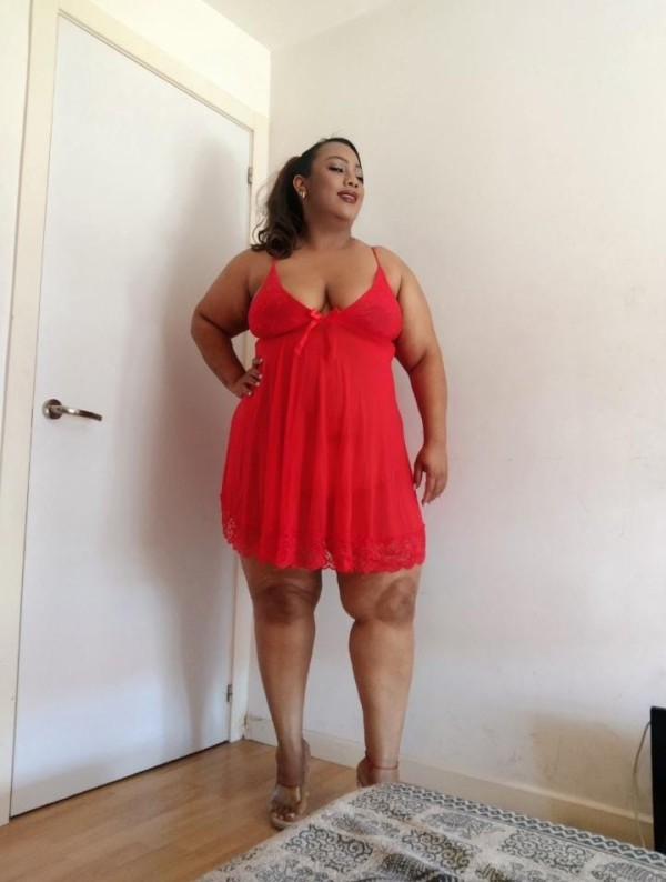 HERMOSA latina voluptuosa y cariñosa