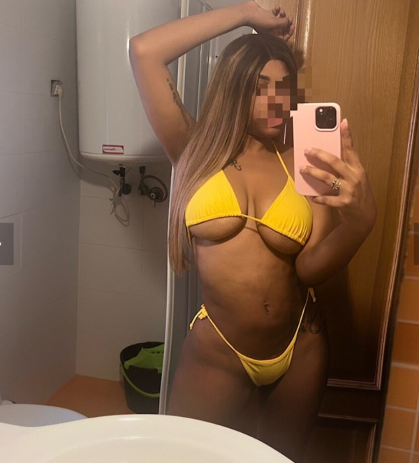 Hermosa morbosa sexy trato de novios voluptuosa tetasas