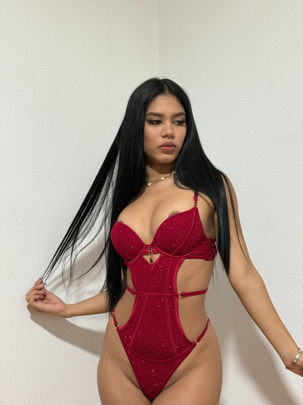 NOVEDAD LATINA DULCE MORENA VENEZOLANA
