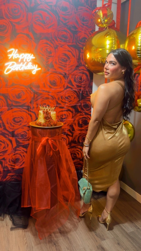 Claudia transexual latina experta con novatos