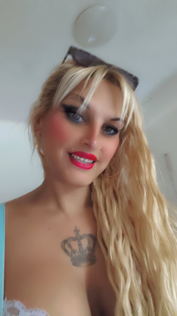 GALLEGA BDSM ABDL sexo natural casa rural bosque privado zona discreta