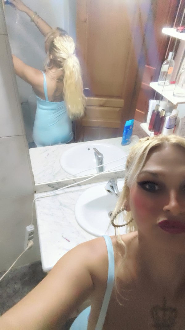 GALLEGA BDSM ABDL sexo natural casa rural bosque privado zona discreta