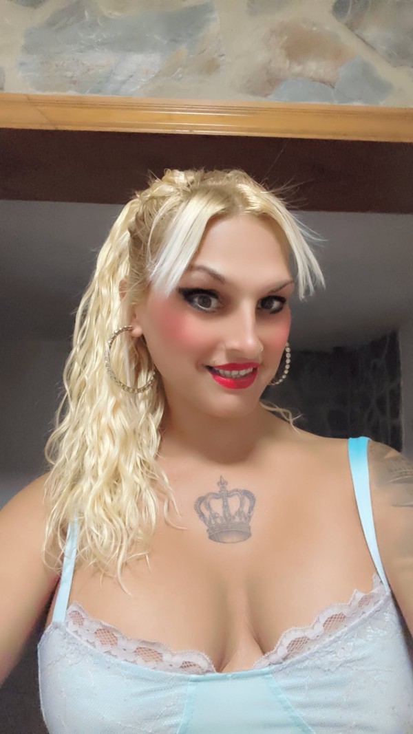 GALLEGA BDSM ABDL sexo natural casa rural bosque privado zona discreta