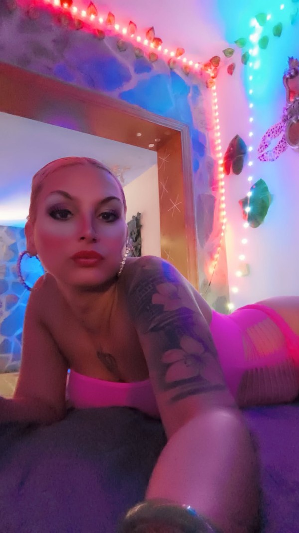 GALLEGA BDSM ABDL sexo natural casa rural bosque privado zona discreta