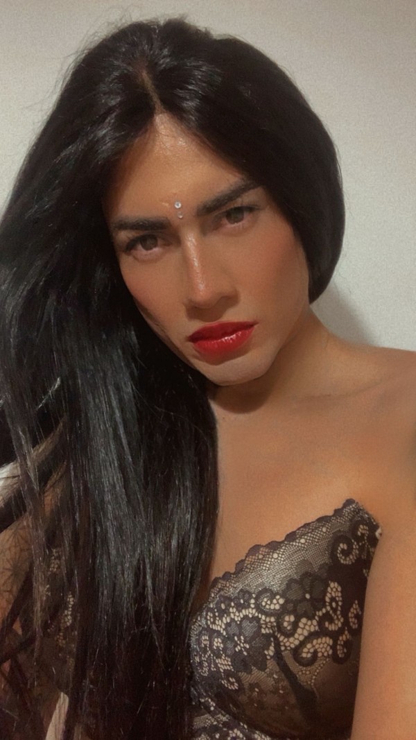 ••JESSICA COLOMBIANA CALIENTE 24 HORAS