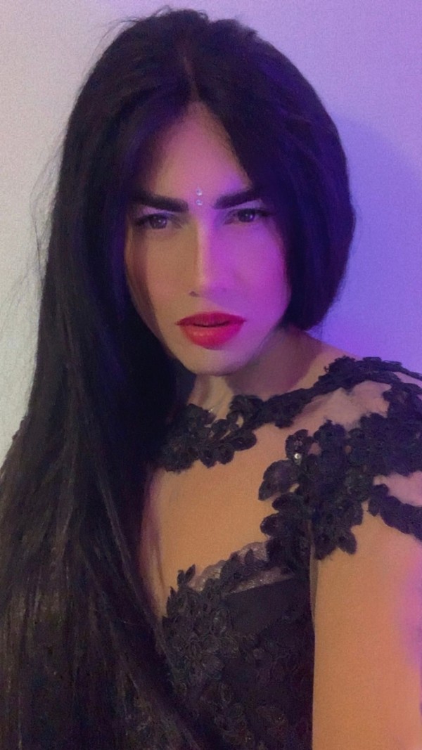 ••JESSICA COLOMBIANA CALIENTE 24 HORAS