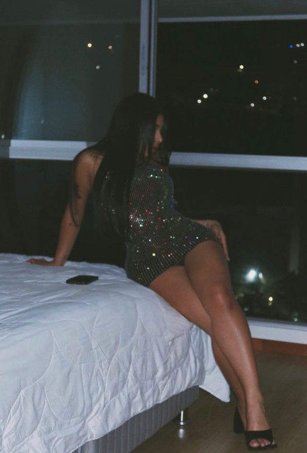 ••JESSICA COLOMBIANA CALIENTE 24 HORAS