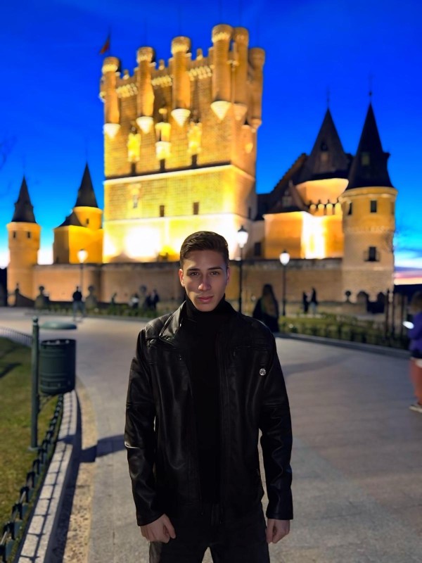 Chico cañero 22 años Segovia