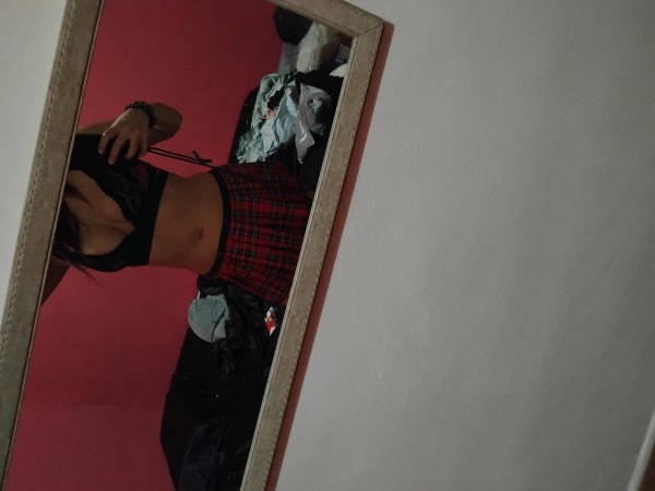 Morena española/latina dulce y extrovertida (AHORA EN BARCELONA)