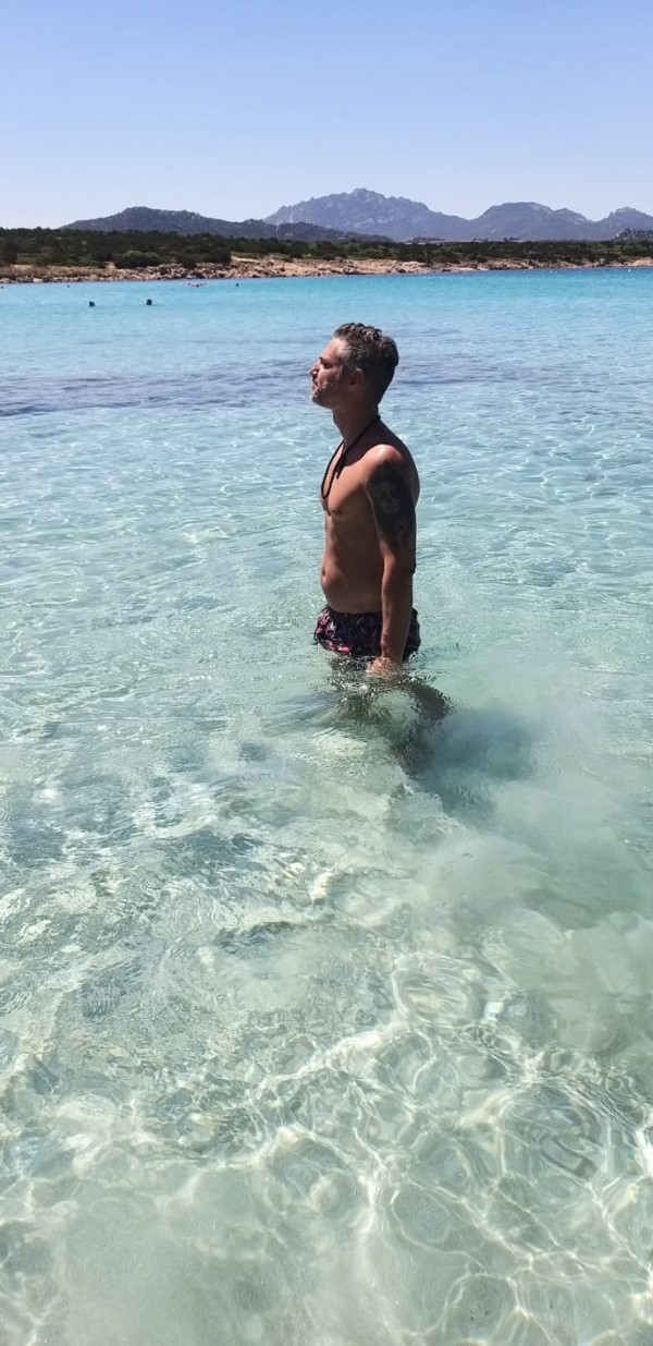 Masajista italiano profesional de vuelta en Bcn