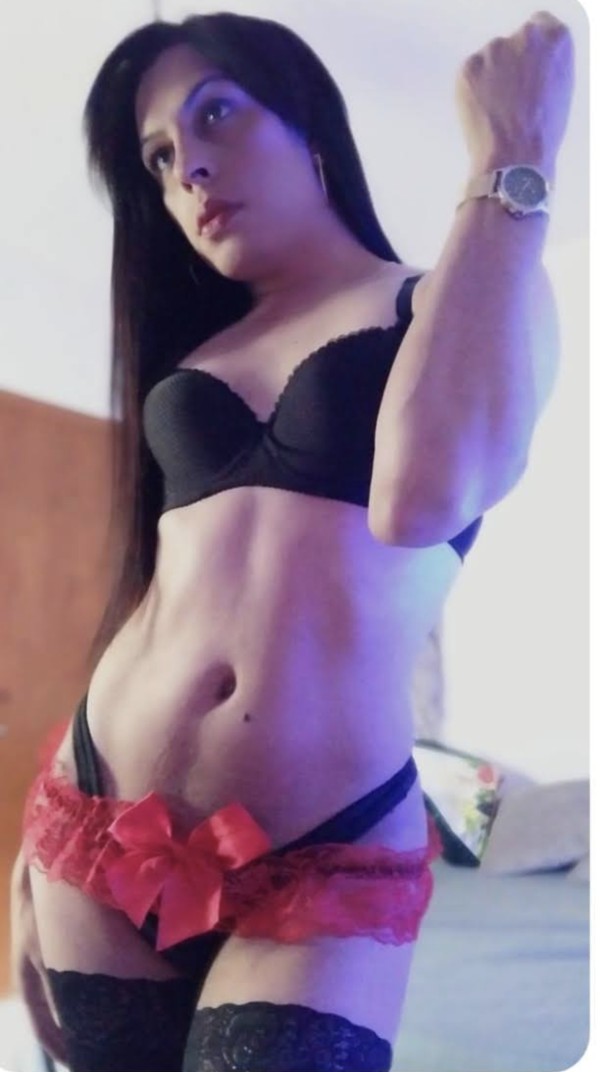 Chica trans .. tú solo pide por esa boquita
