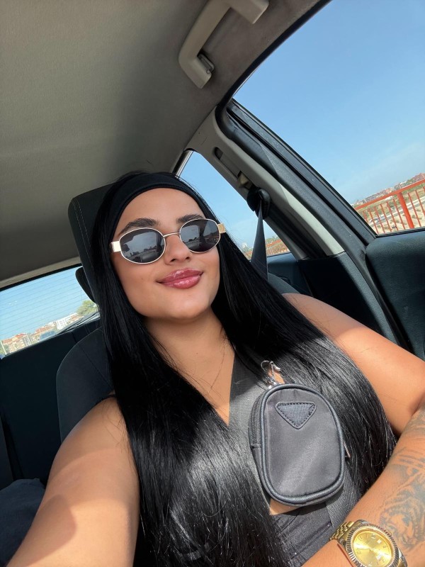 Fogosa y deseosa por tu zona