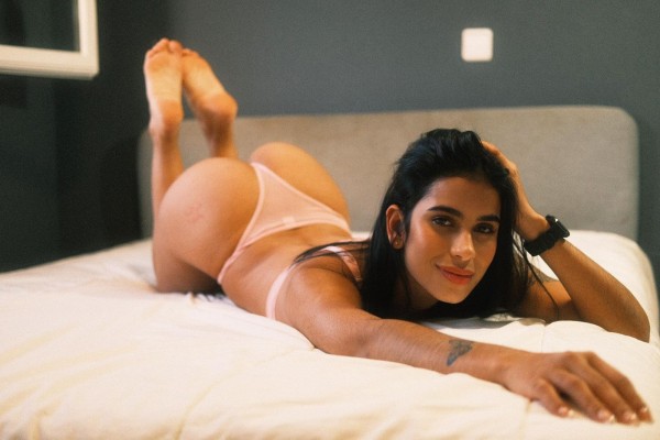 Violeta 22 añitos! Nueva en Torrelodones! Salidas Low Cost