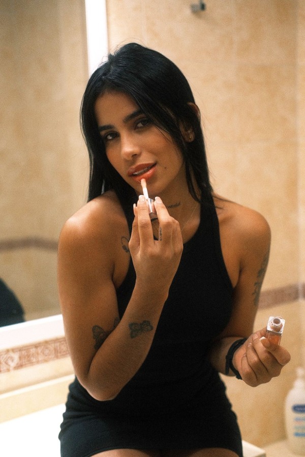 Violeta 22 añitos! Nueva en Torrelodones! Salidas Low Cost