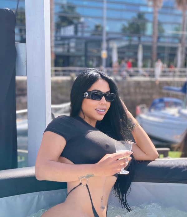 MORENA LATINA FIESTERA EN CORUÑA 624584150