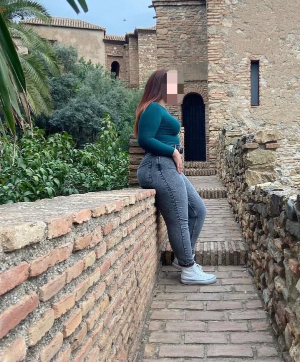 Rosa Española joven SIMPÁTICA FIESTERA A TOPE COSLADA Y AL REDEDORES