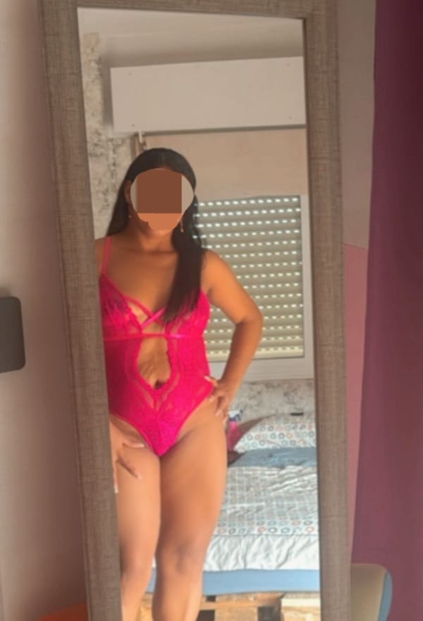 Latina de garganta profunda te espero con ganas