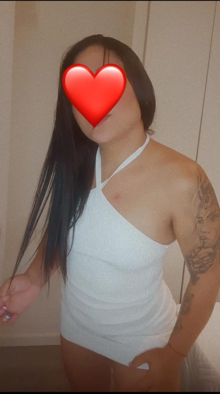 La colombiana jovencita coñito estrechito