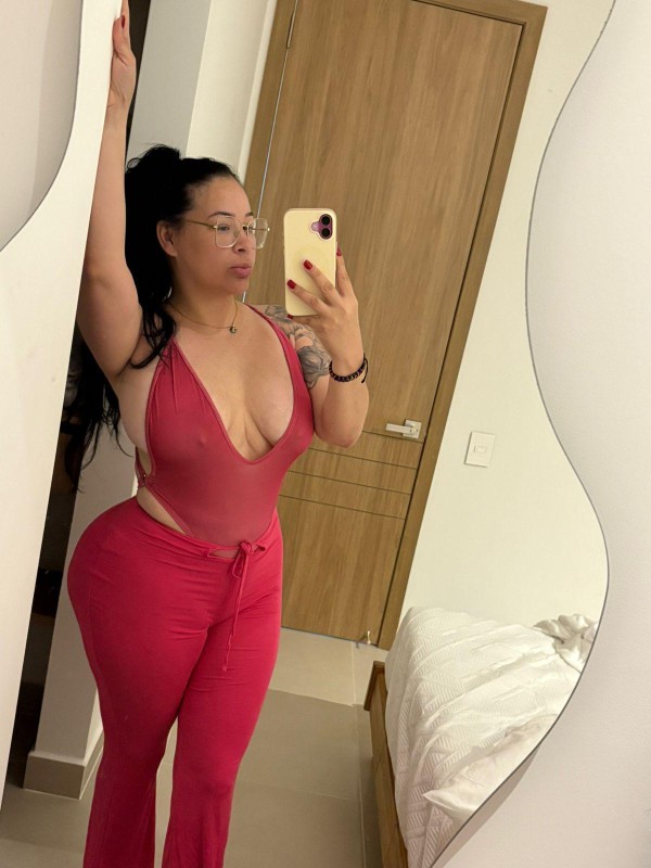 Catalina escort juguetona y sensual