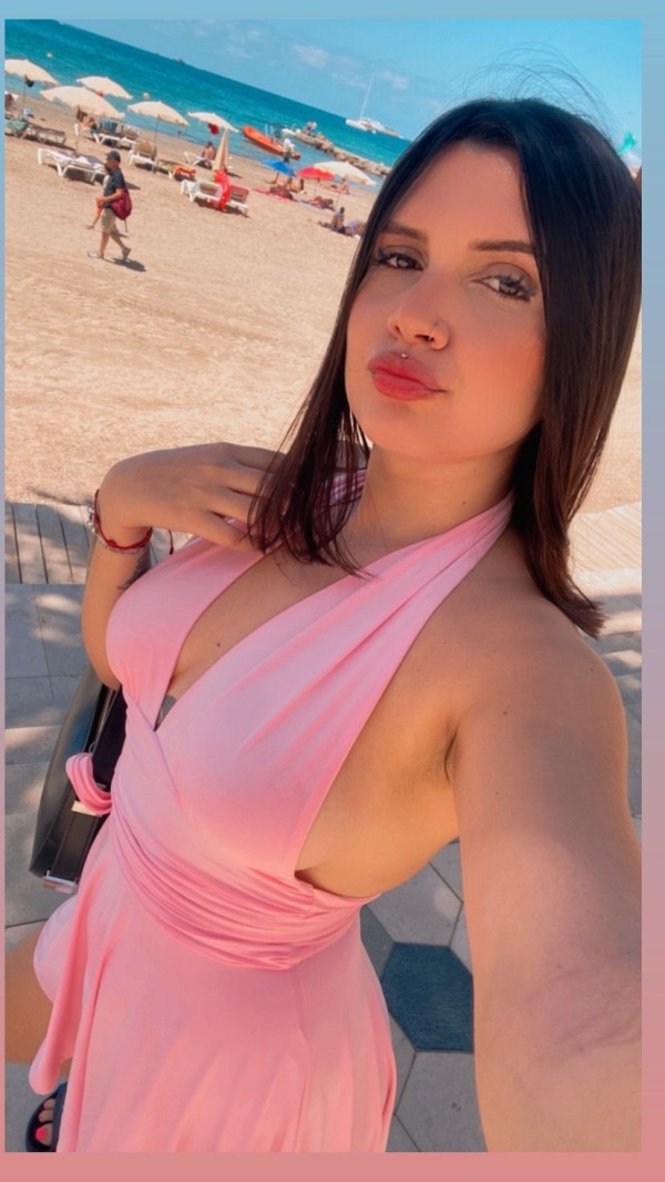 Fiestera 22 años encantada de buena compañía en Madrid 24 h