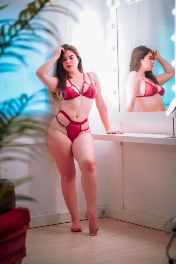 Olivia  española NOVEDAD por Madrid 24 h