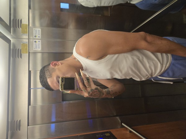 MURCIA CENTRO SOY ALTO MIDO 1,90 DE ESTATURA SOY BIXESUAL, LATINO