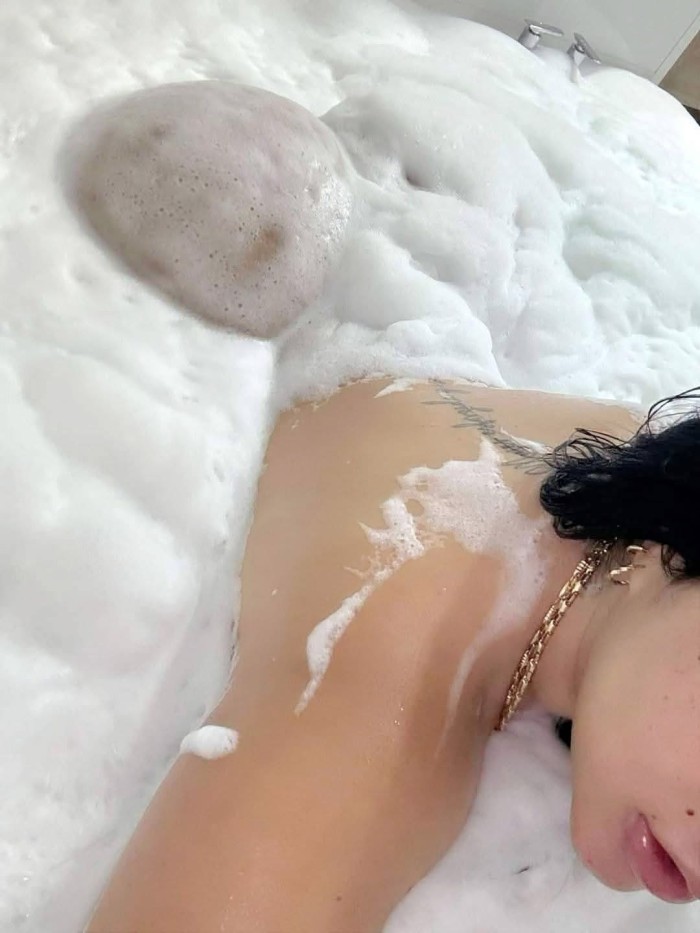 Chica cachonda en tu zona