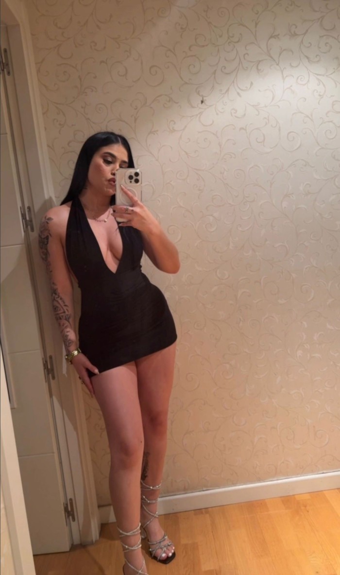 Caliente y Juguetona