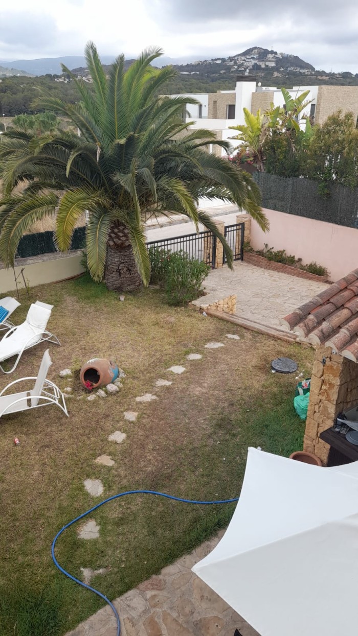 PLAZA  DISPONIBLE  EN CALPE  ENTRE  18  Y 40