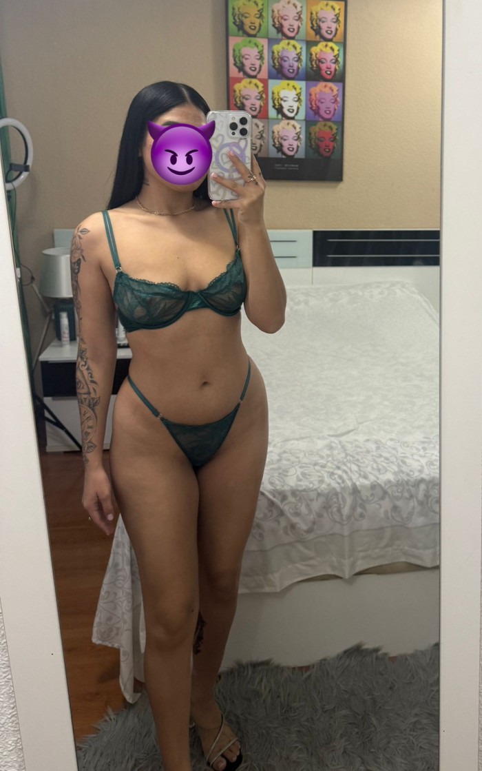 Sexi y Cachonda Hembra Latina