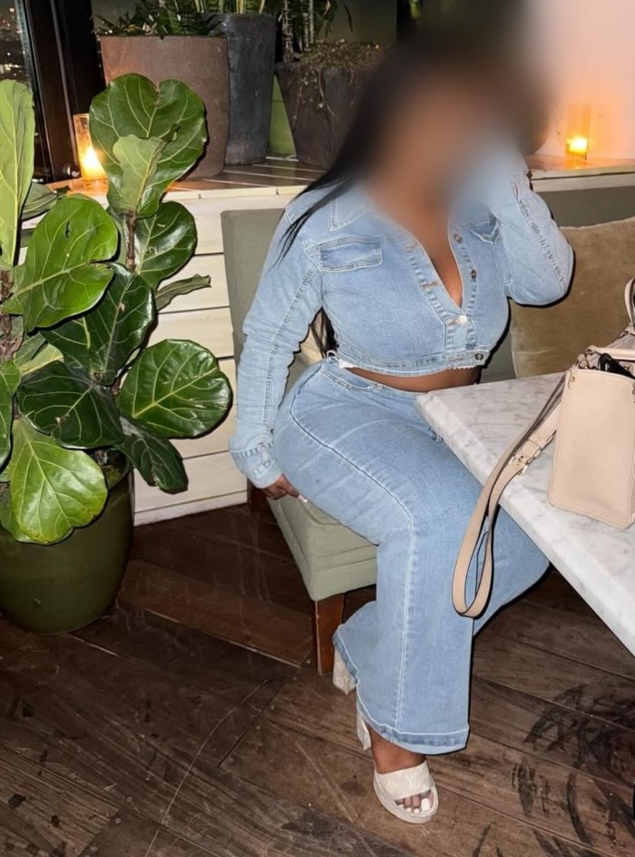 CAMILA TRAVIESA Y JUGUETONA EN PLASENCIA