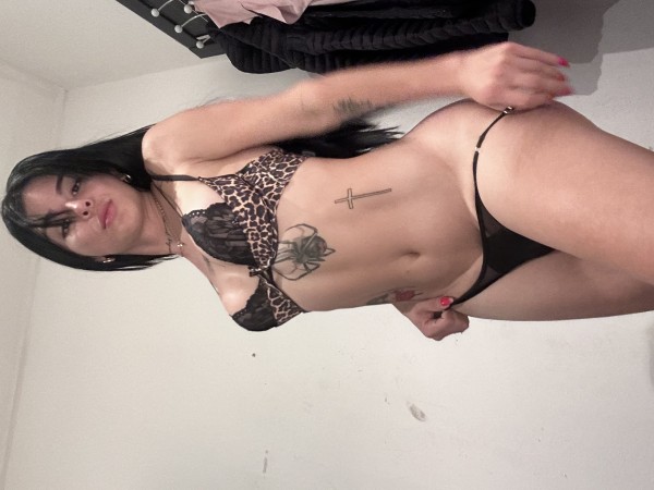 Garganta profunda.ven por una verdadera mamada papi