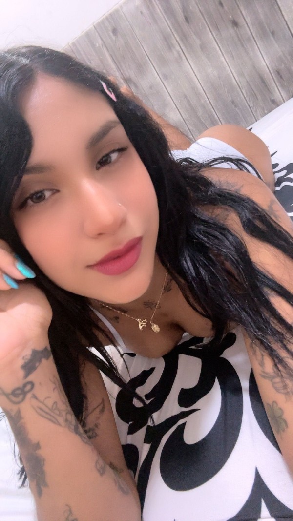 encantadora  muy fogosa jovencita calentona ven a conocerme malaga