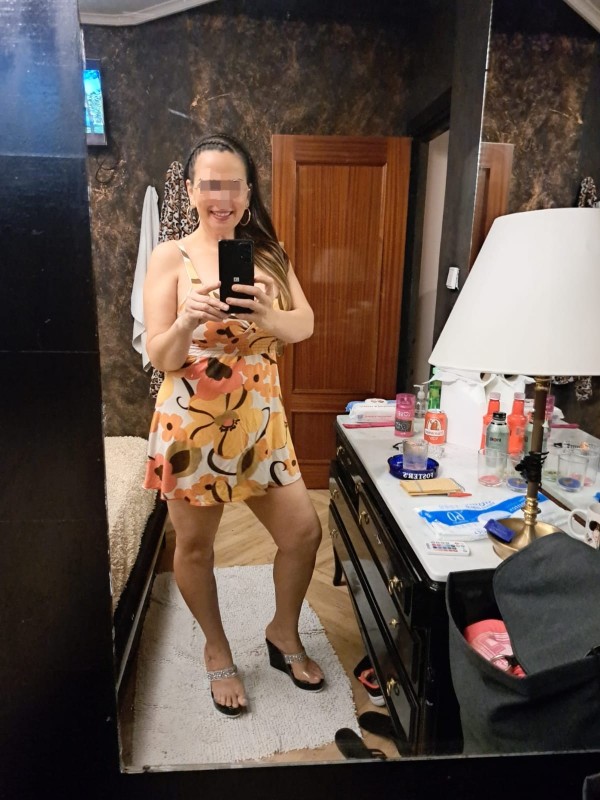 Soy una mujer elegante madurita simpática