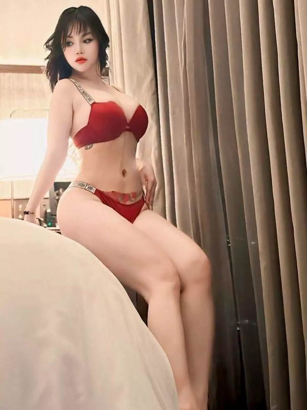 NOVEDAD 22 años PECHO GRANDE ASIATICAS Japonesas ORIENTALE 24H SALIDAS