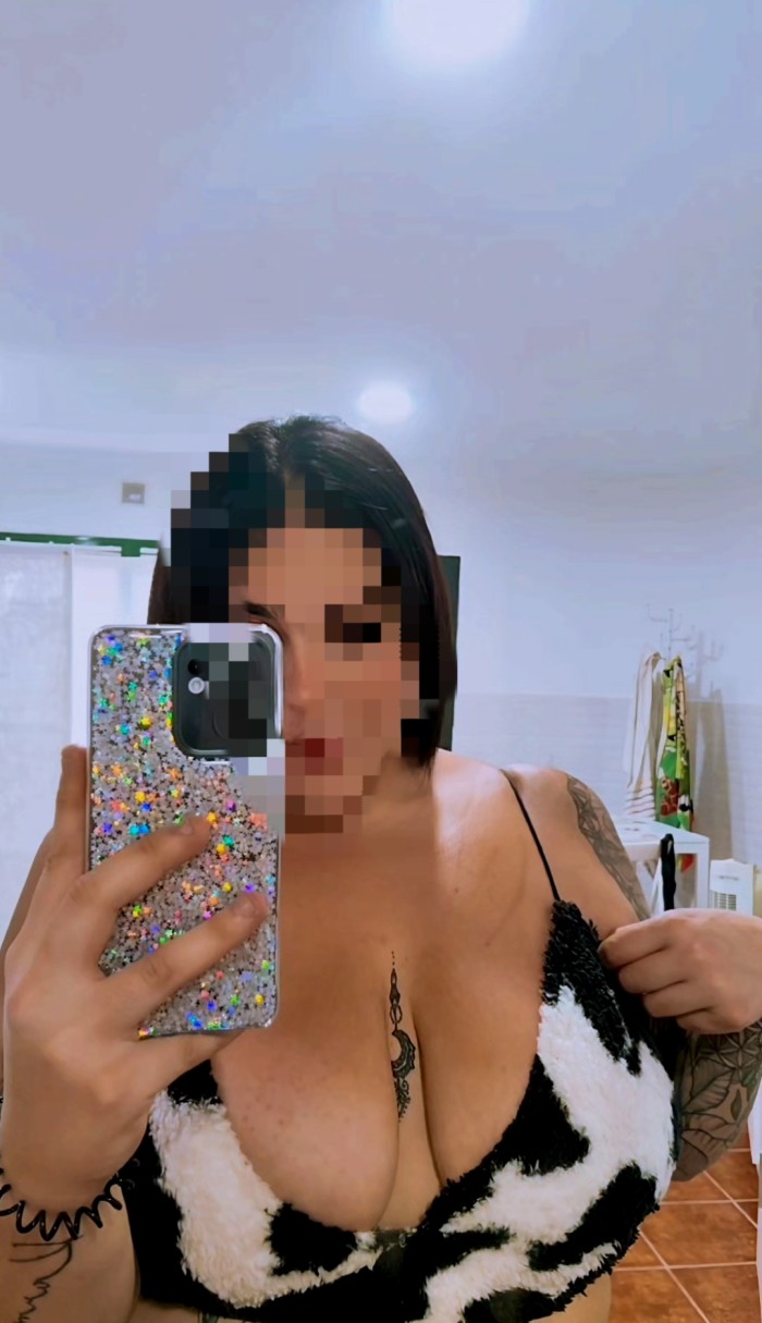 Jovencita gordita tatuada canaria particular