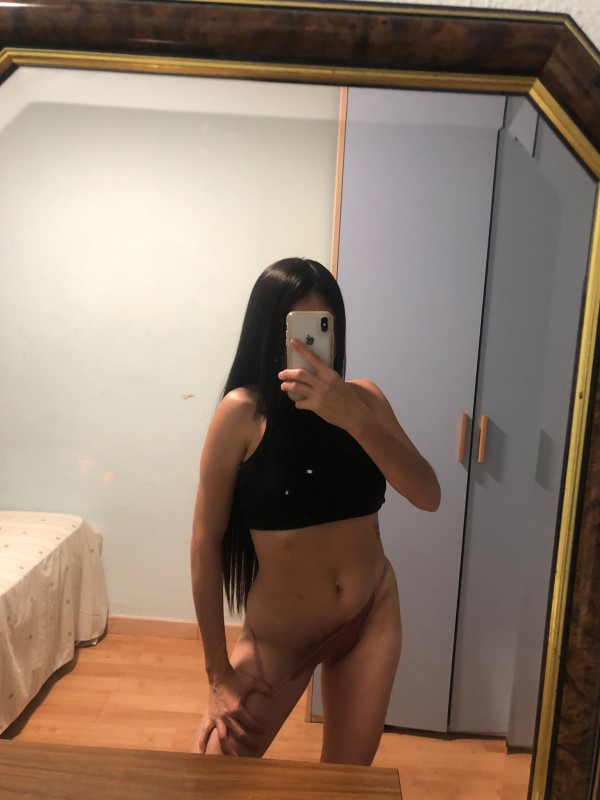 Morenaza latina en Avilés. Solo salidas