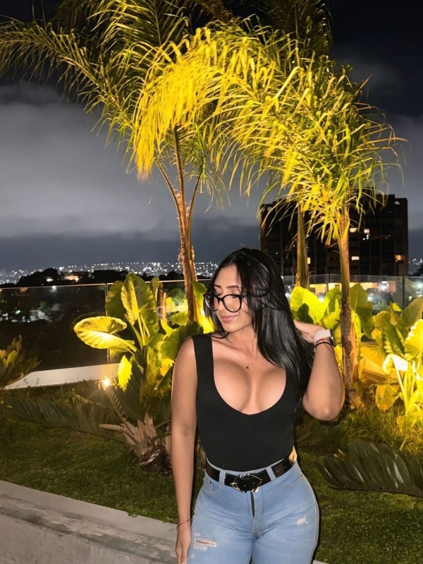 RENATA VOLVI AMORES BESOS LENGUA,FRANCES NATURAL SI A TODO