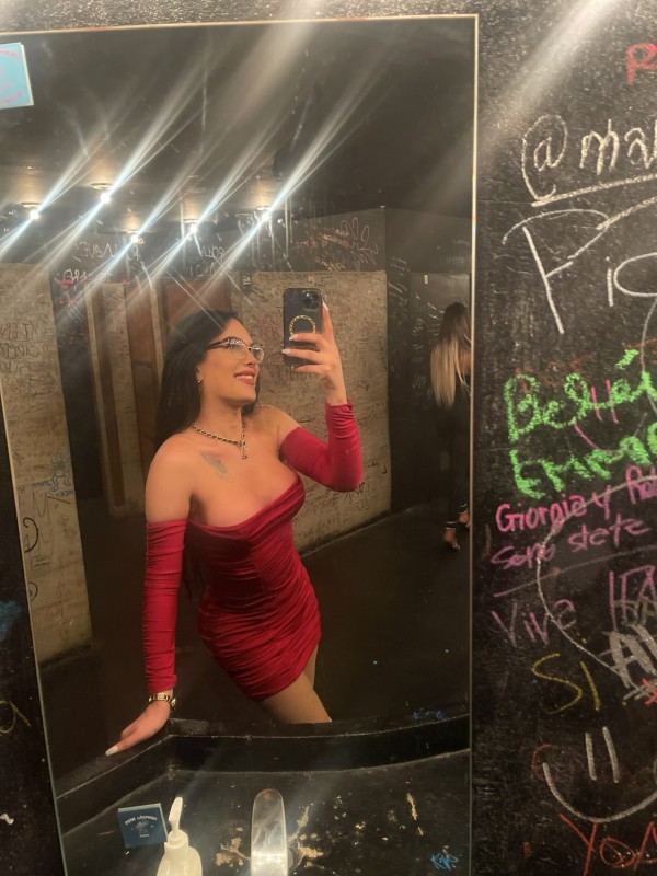 Fogosa adictiva al sexo buen trato y discreta