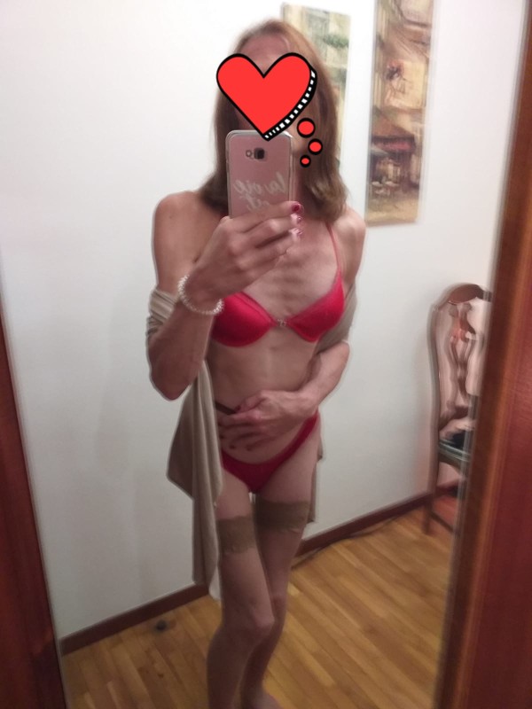 TRANS FEMENINA DELGADITA GUAPA CARIÑOSA