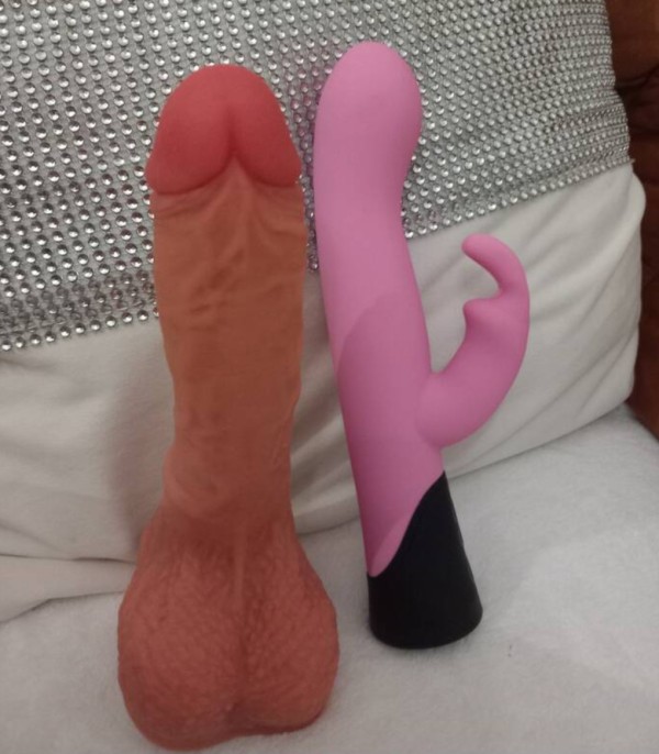 ARIANNA divertida fiestera con un culito gordo Respingon