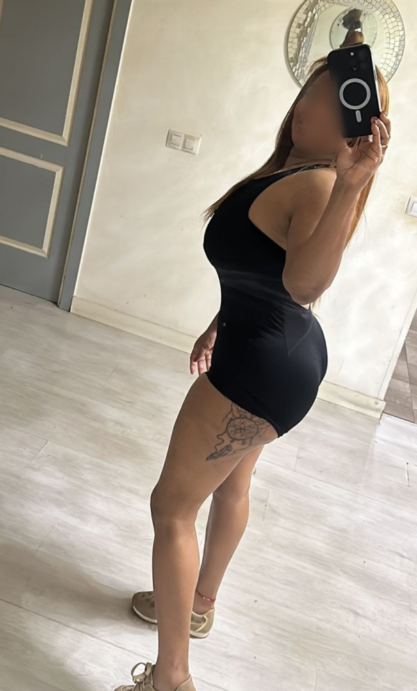 Te interesa una chica con más curvas para divertirte ??