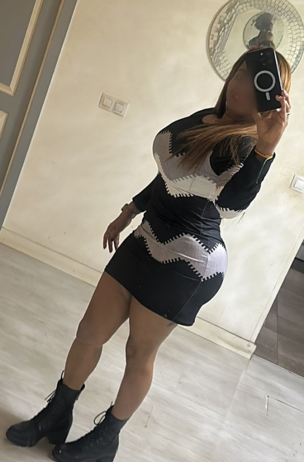 Te interesa una chica con más curvas para divertirte ??