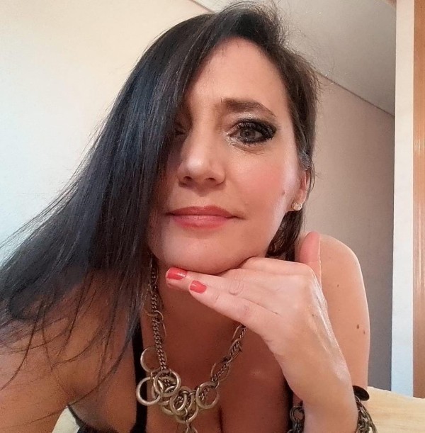 ESTOY QUE ARDO, NO AGUANTO MAS… FOLLAME…VICIO, MORBO, FIESTERA